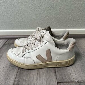 Veja Womens V-12 Leather Sneakers - White / Sable - EUR 38